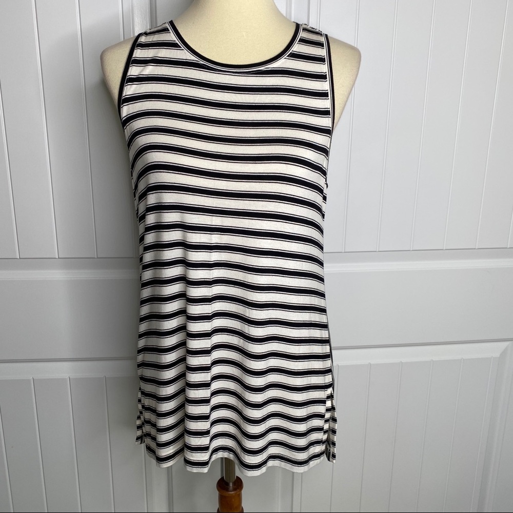 Ann Taylor LOFT black & white top size medium